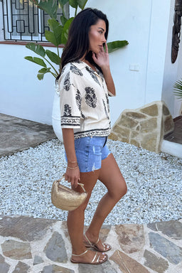 1767798351_Cream-Border-Print-Short-Sleeve-Boxy-Shirt-4.jpg
