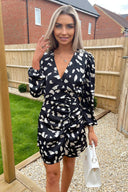 Black and White Printed Long Sleeve V Neck Dress